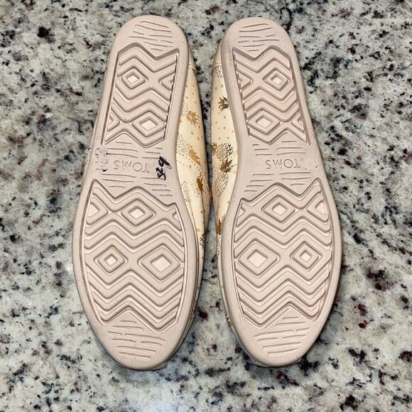 TOMS Rose Peach Gold w/Pineapple print Slip on Shoes Size 9 - Picture 7 of 7